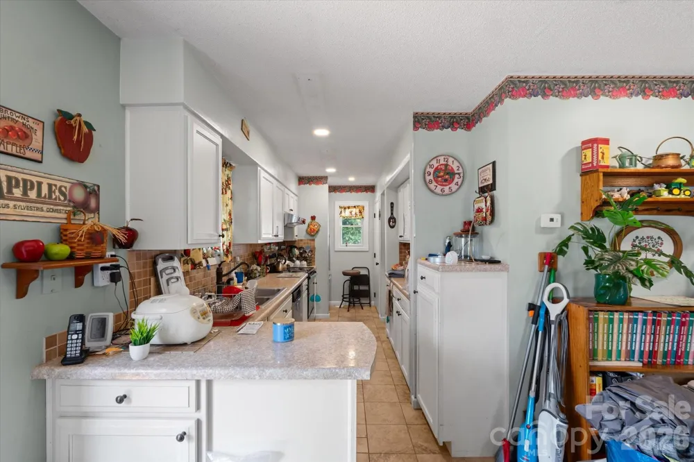 530 West Side Road Burnsville, NC 28714