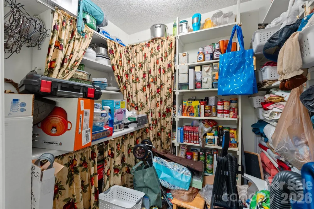 530 West Side Road Burnsville, NC 28714