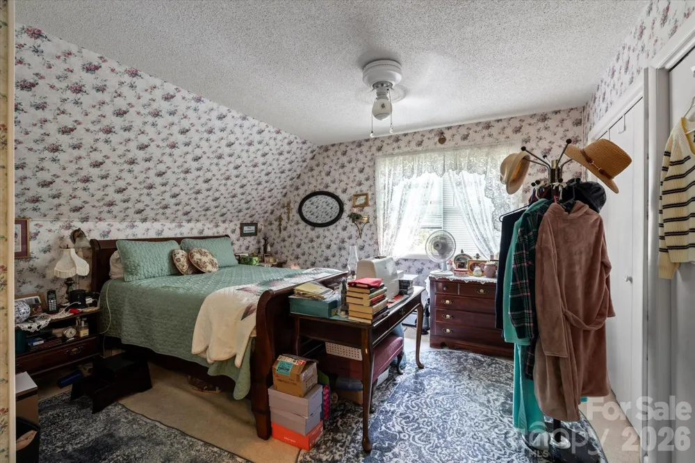 530 West Side Road Burnsville, NC 28714