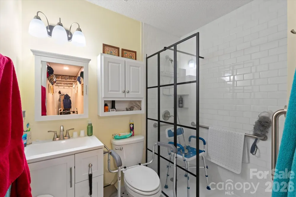 530 West Side Road Burnsville, NC 28714