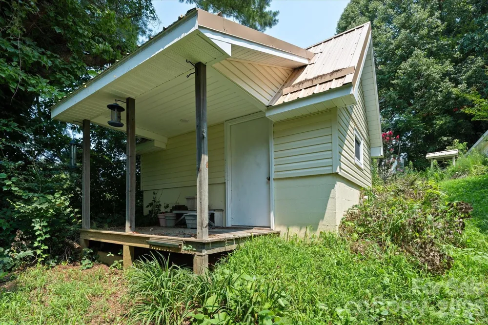 530 West Side Road Burnsville, NC 28714