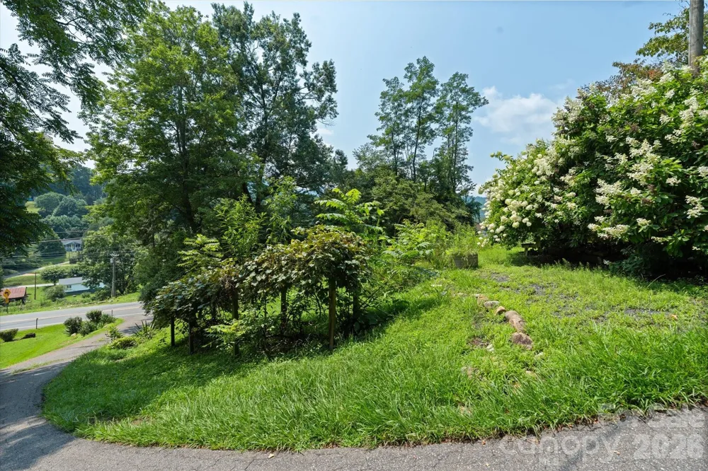 530 West Side Road Burnsville, NC 28714