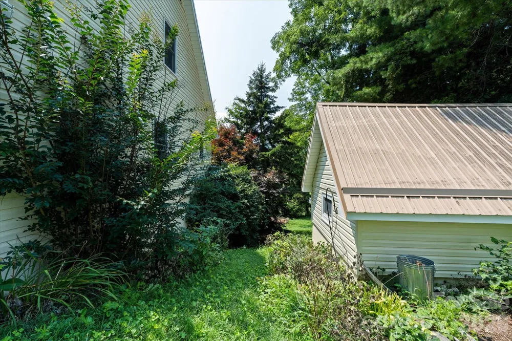 530 West Side Road Burnsville, NC 28714