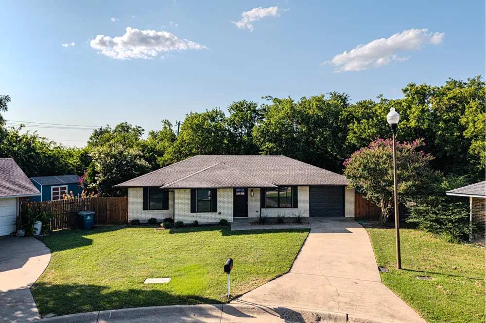 815 Steve Ct Sanger, TX 76266