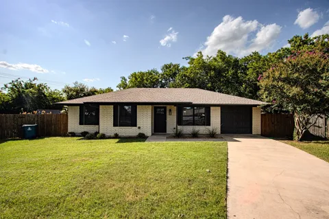 815 Steve Ct