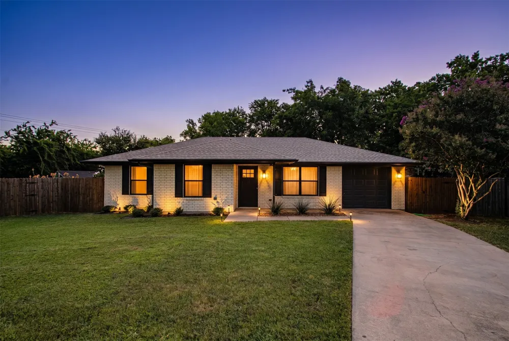 815 Steve Ct Sanger, TX 76266