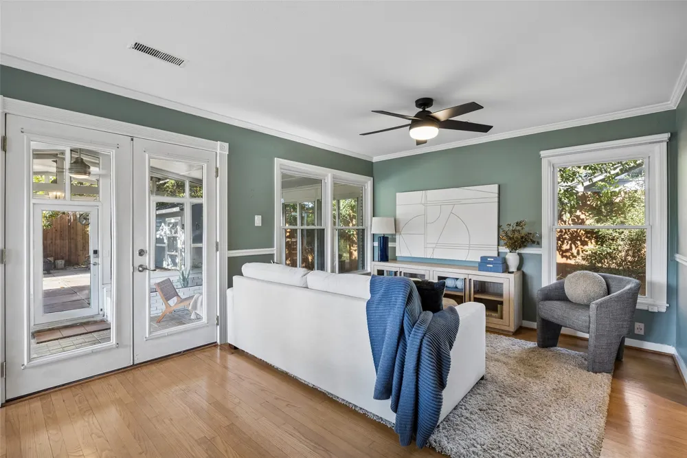 504 Monssen Drive Dallas, TX 75224
