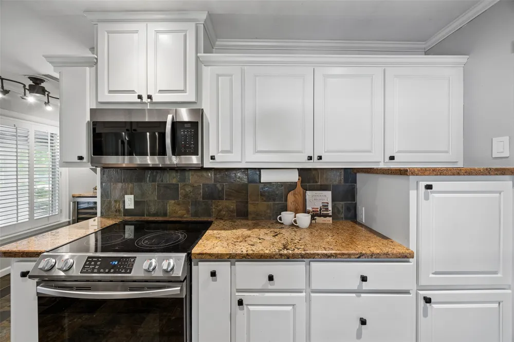 504 Monssen Drive Dallas, TX 75224