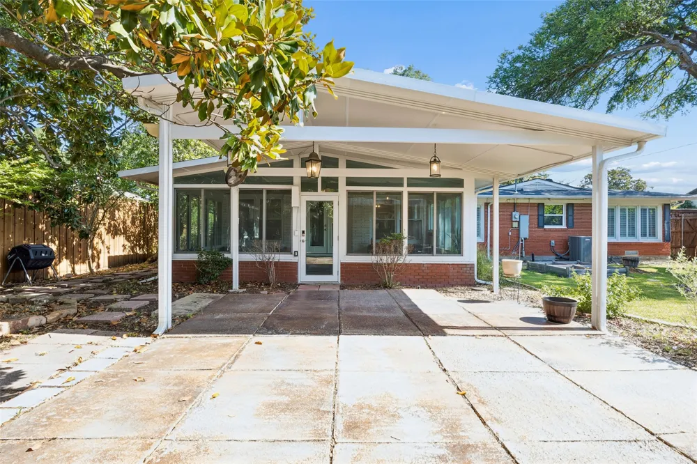 504 Monssen Drive Dallas, TX 75224