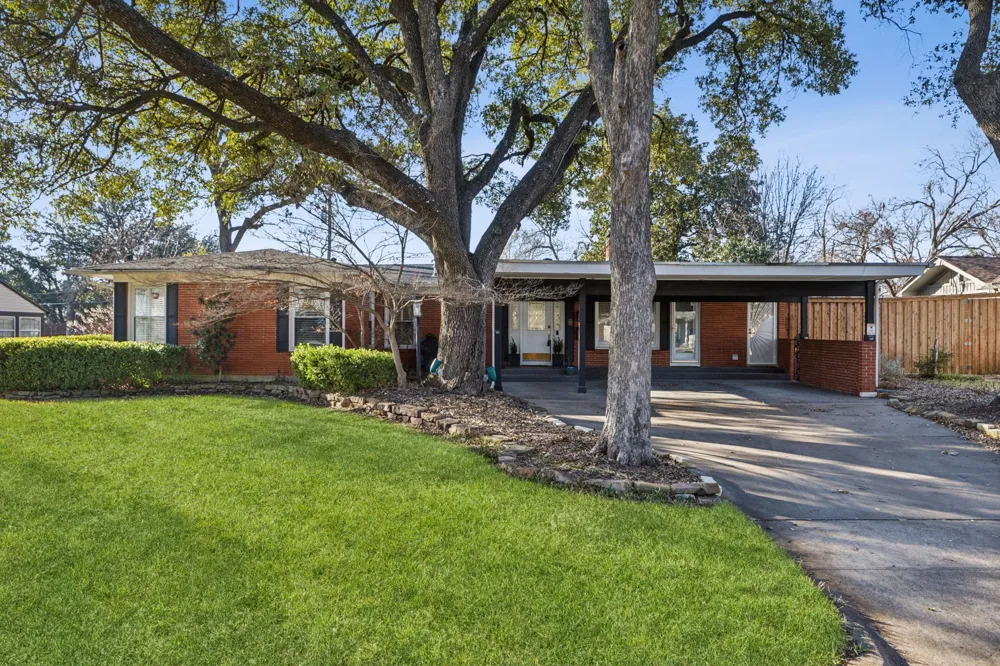 504 Monssen Drive Dallas, TX 75224