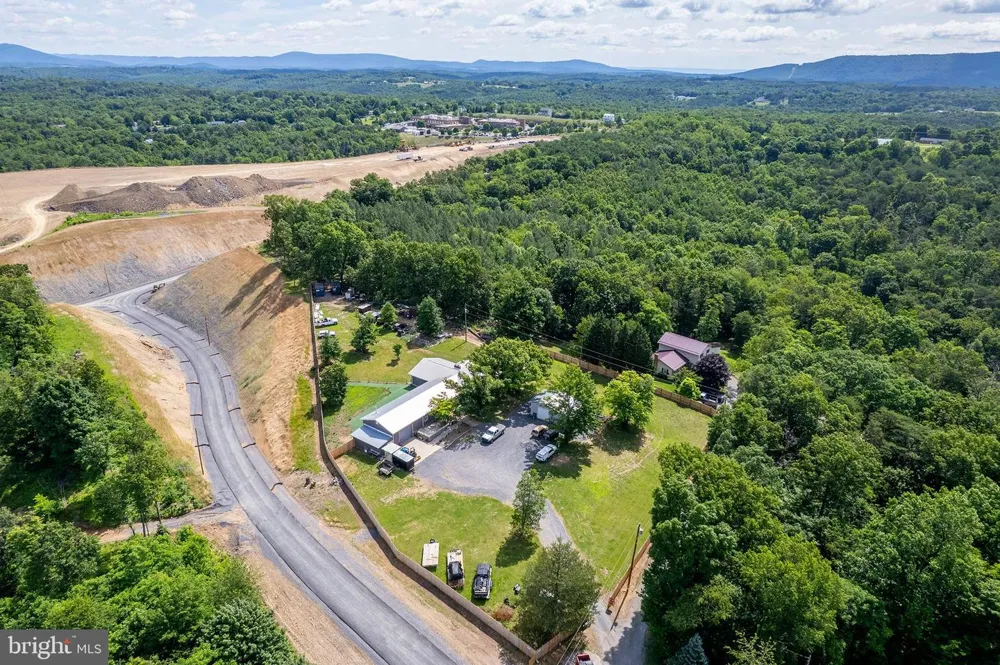 FIELDING LANE Berkeley Springs, WV 25411