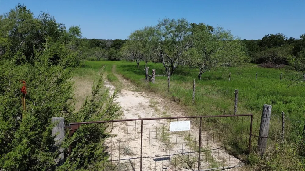 10723 County Road 539 Hico, TX 76457