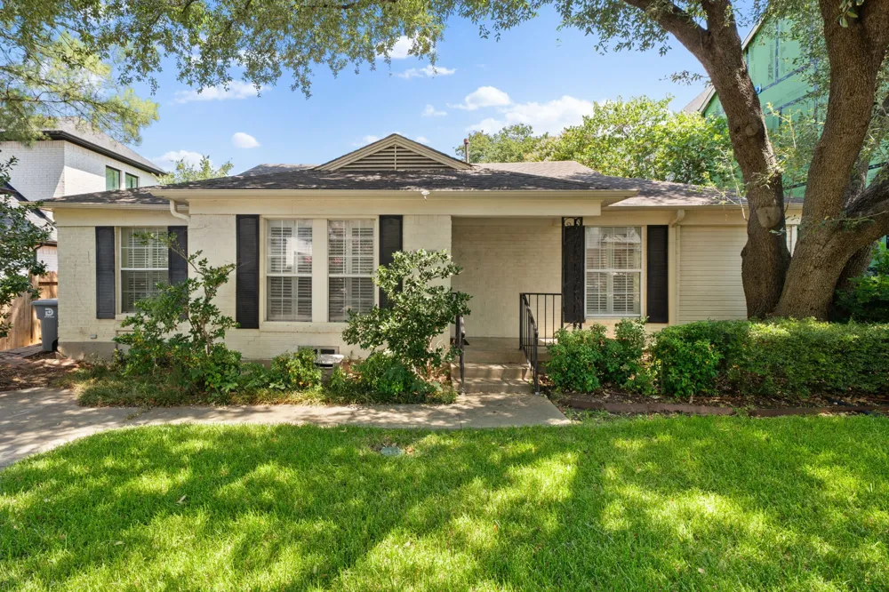 3881 Gaspar Drive Dallas, TX 75220