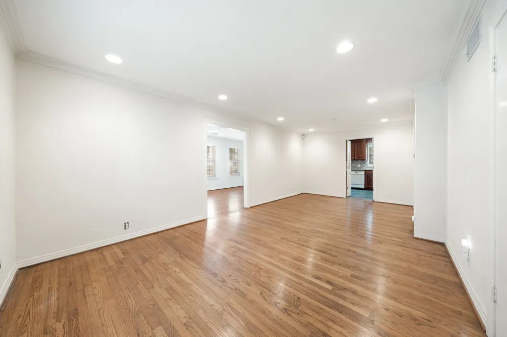 3881 Gaspar Drive Dallas, TX 75220