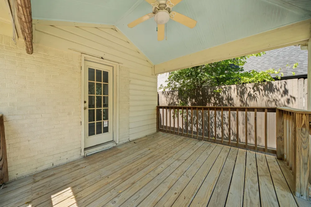3881 Gaspar Drive Dallas, TX 75220