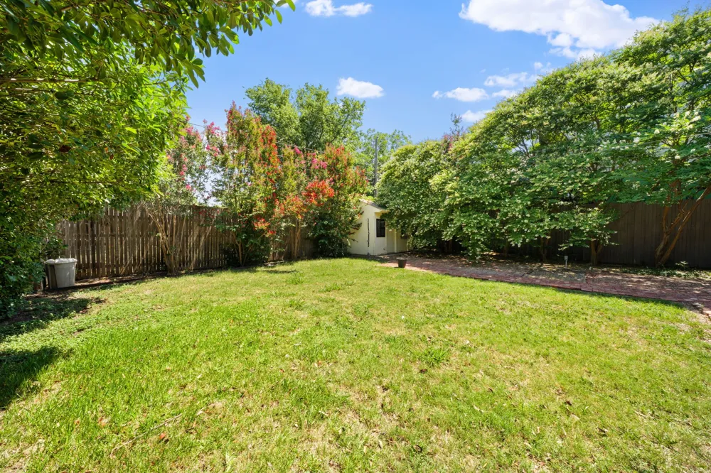 3881 Gaspar Drive Dallas, TX 75220