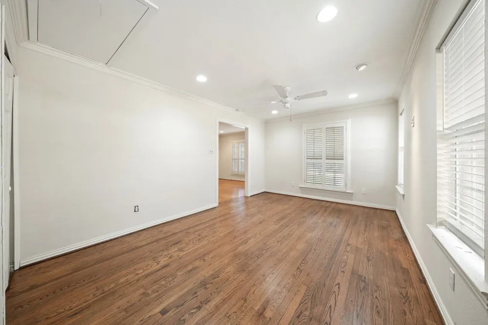 3881 Gaspar Drive Dallas, TX 75220