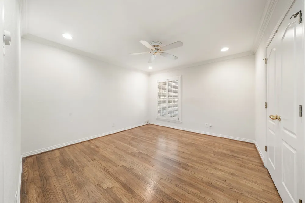 3881 Gaspar Drive Dallas, TX 75220