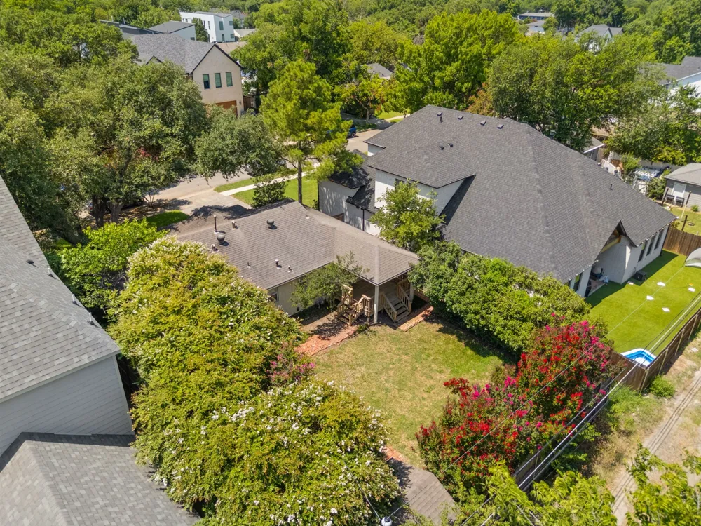 3881 Gaspar Drive Dallas, TX 75220