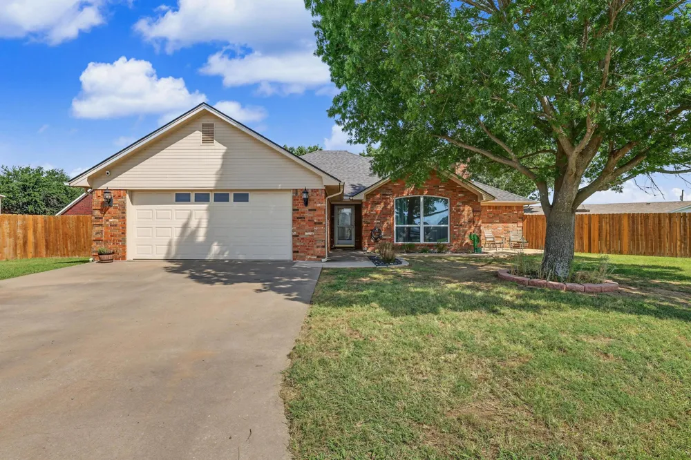 202 Daniel Court Collinsville, TX 76233