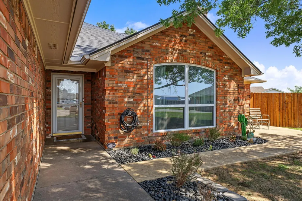 202 Daniel Court Collinsville, TX 76233