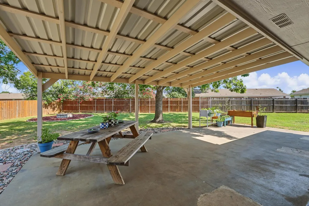 202 Daniel Court Collinsville, TX 76233