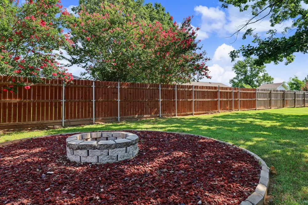 202 Daniel Court Collinsville, TX 76233