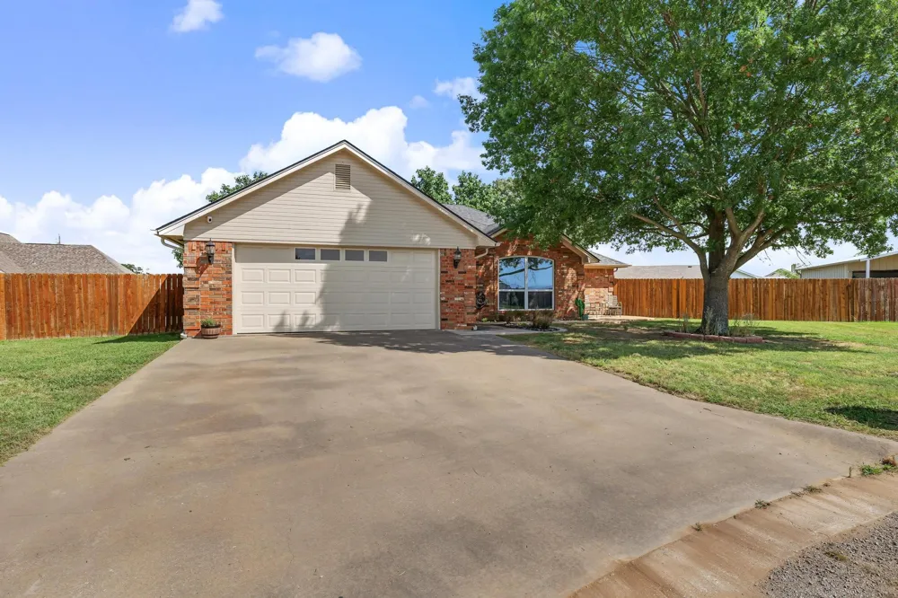 202 Daniel Court Collinsville, TX 76233