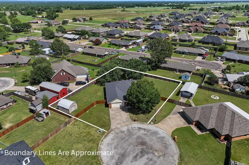 202 Daniel Court Collinsville, TX 76233