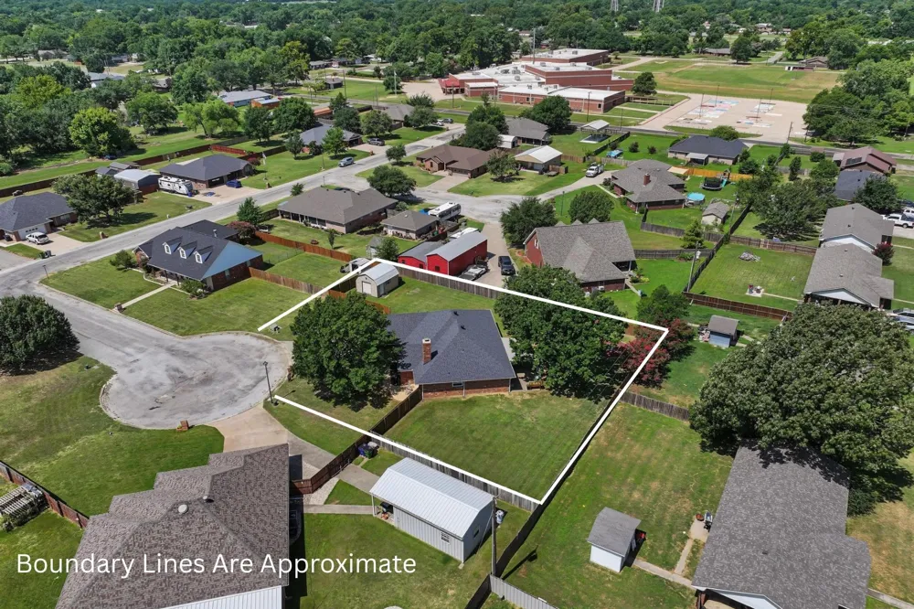 202 Daniel Court Collinsville, TX 76233