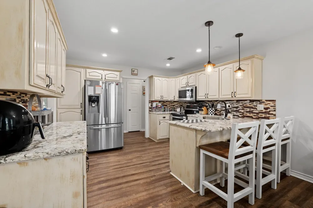 202 Daniel Court Collinsville, TX 76233