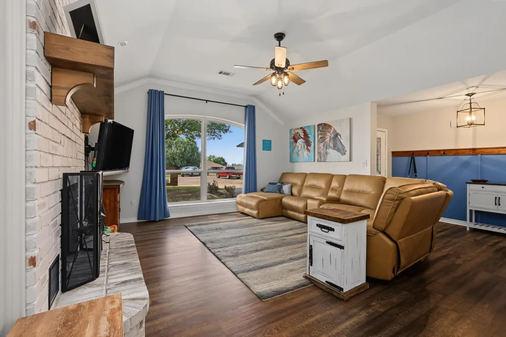 202 Daniel Court Collinsville, TX 76233
