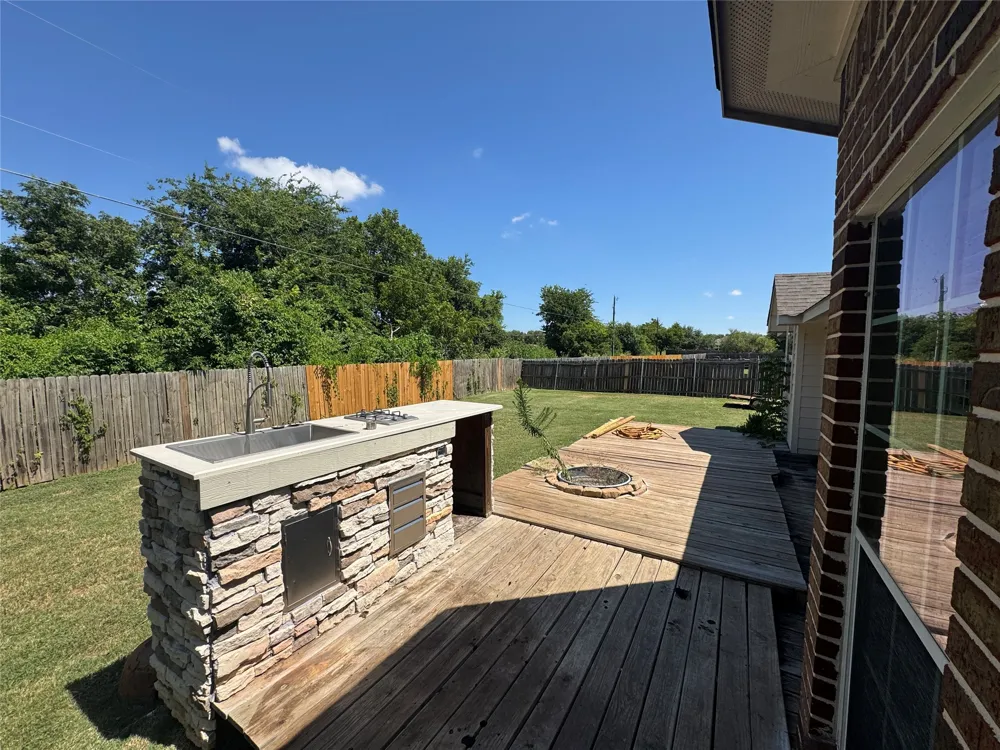 436 W Wall Street Hewitt, TX 76643