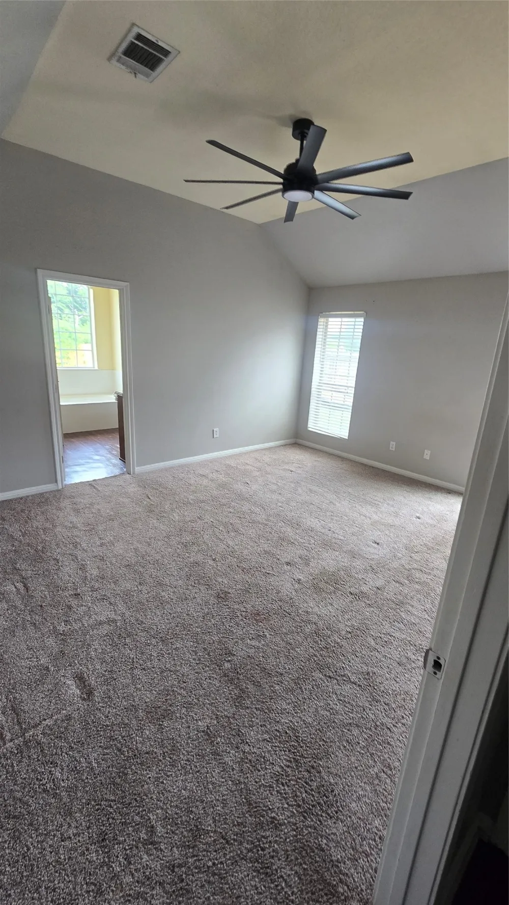 436 W Wall Street Hewitt, TX 76643