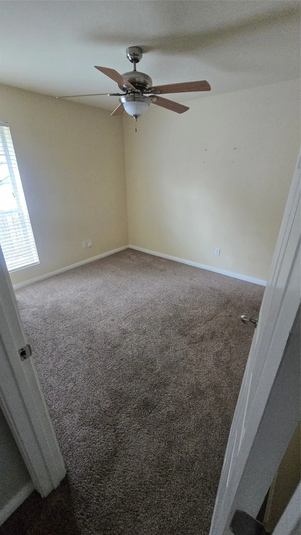 436 W Wall Street Hewitt, TX 76643