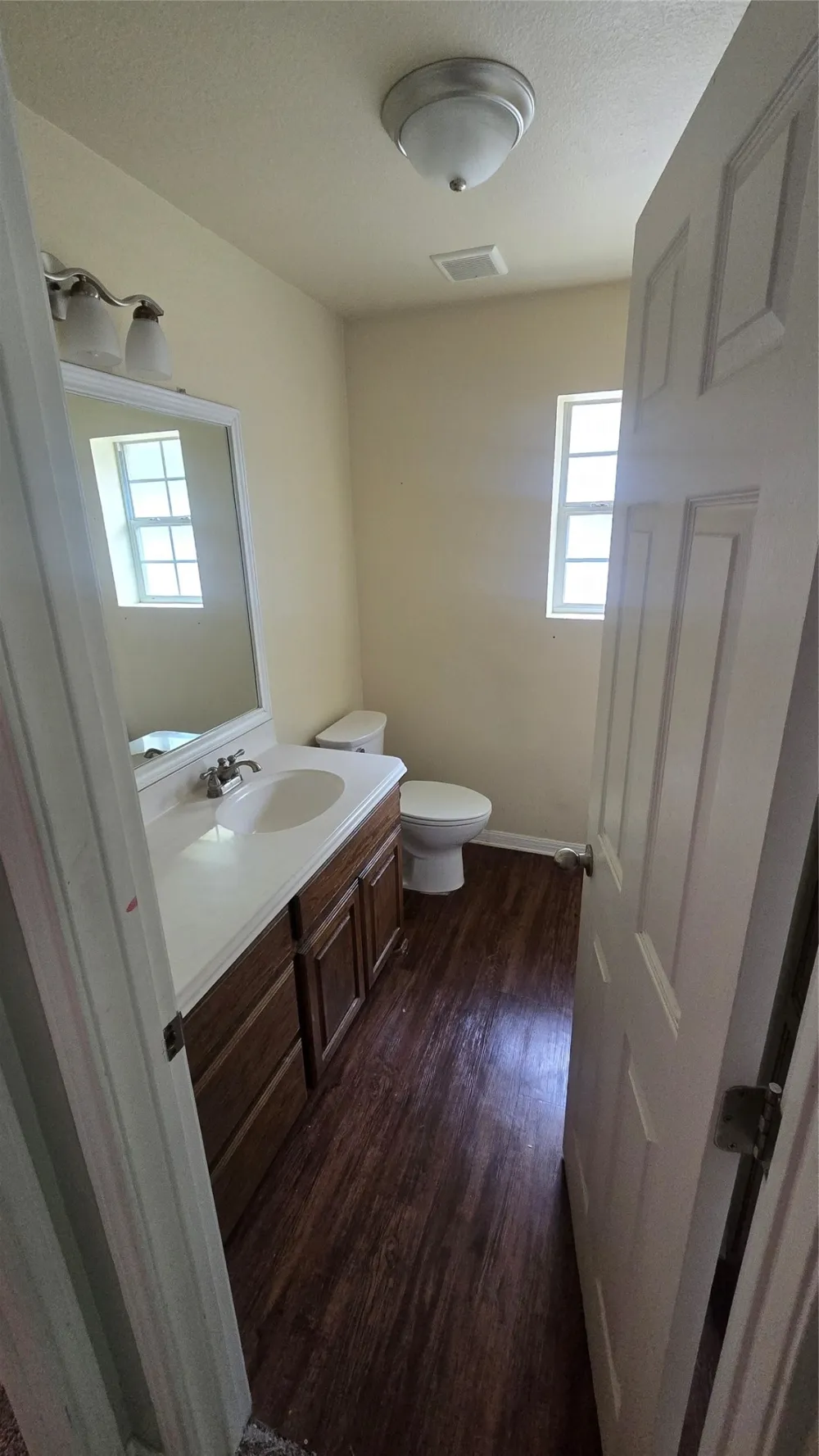 436 W Wall Street Hewitt, TX 76643