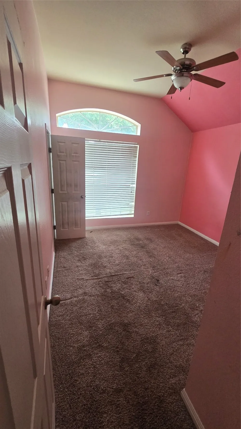 436 W Wall Street Hewitt, TX 76643