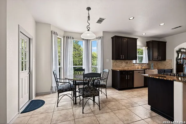 17431 Helotes Springs Helotes, TX 78023