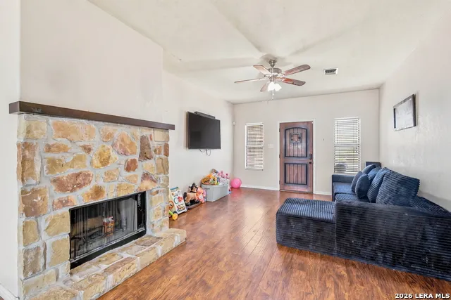 531 INDIAN XING Jourdanton, TX 78026