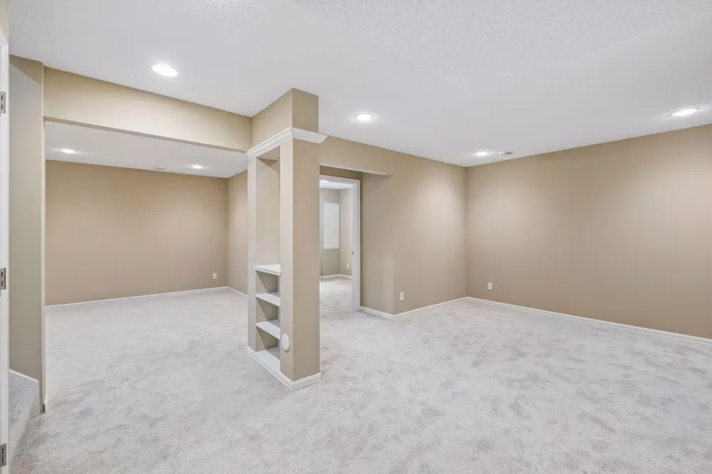 15003 Windemere Lane Burnsville, MN 55306