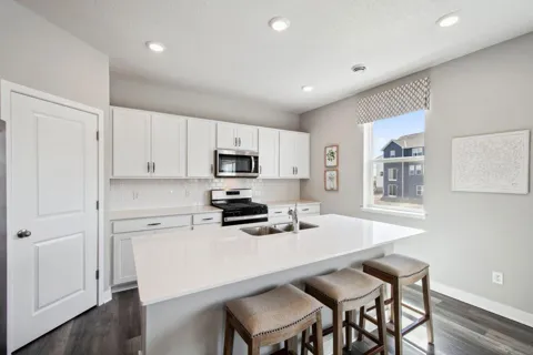 2037 Aquarius Drive