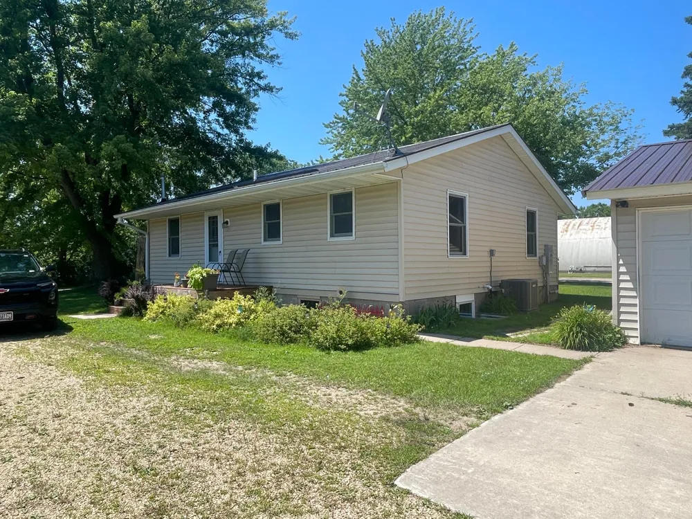 321 W Michigan Street W Lake City, MN 55041