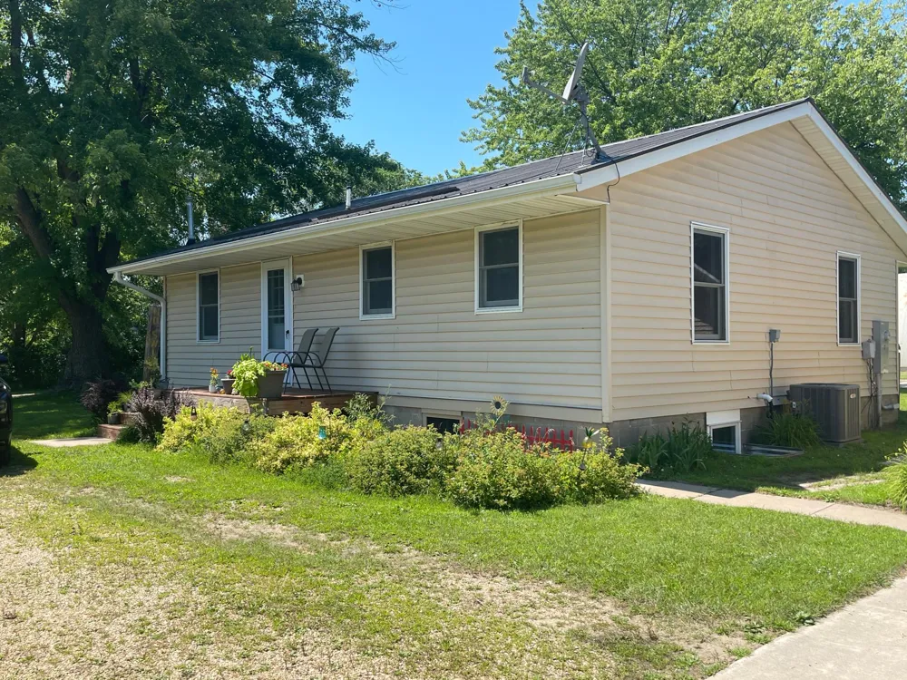 321 W Michigan Street W Lake City, MN 55041