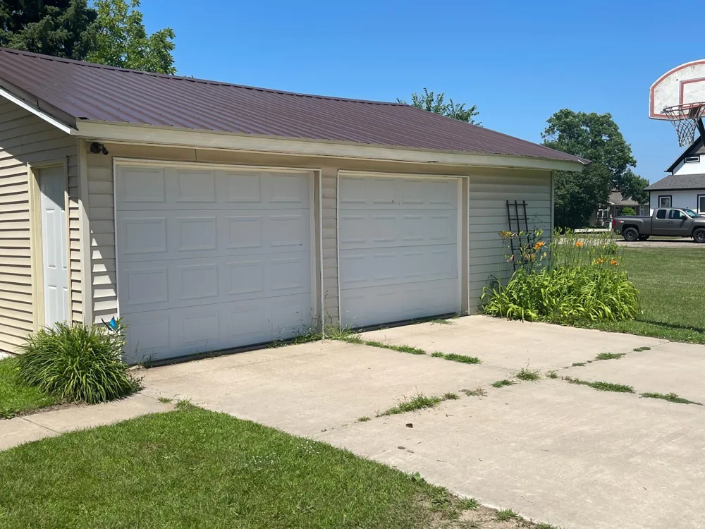 321 W Michigan Street W Lake City, MN 55041