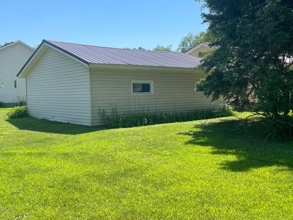 321 W Michigan Street W Lake City, MN 55041