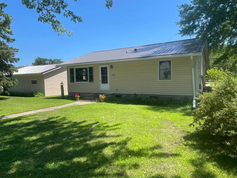 321 W Michigan Street W Lake City, MN 55041