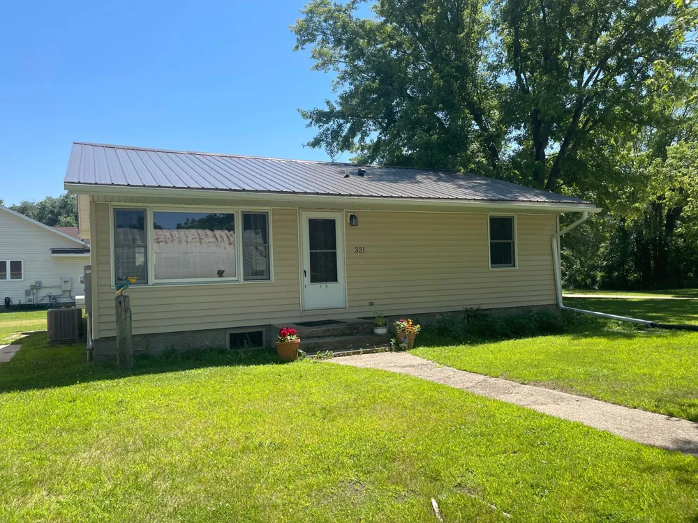 321 W Michigan Street W Lake City, MN 55041
