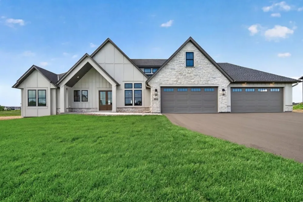 4624 166th Avenue NW Andover, MN 55304