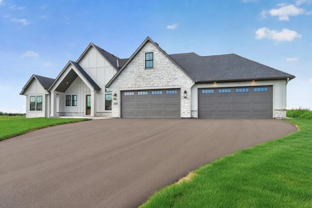 4624 166th Avenue NW Andover, MN 55304
