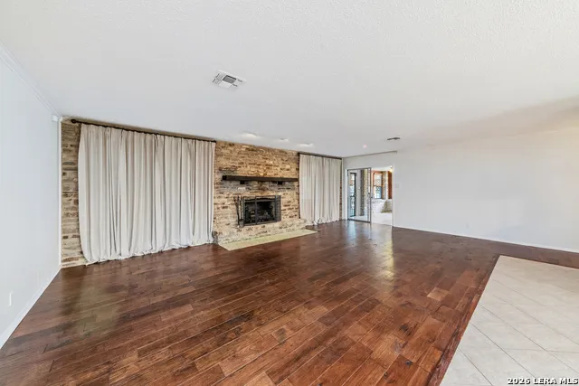 120 Lincoln Schertz, TX 78154